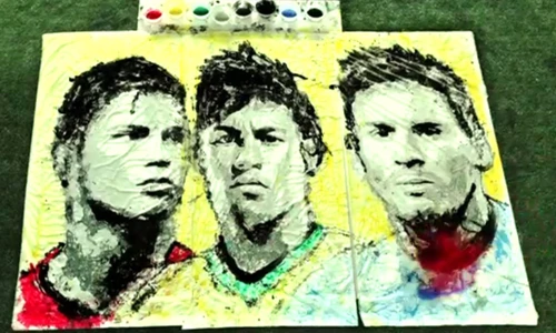Gái xinh vẽ Ronaldo, Neymar và Messi bằng...bóng cực đỉnh