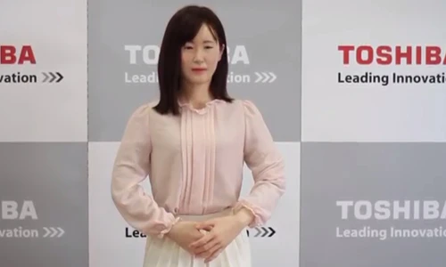 Mê mẩn robot bán hàng xinh đẹp như hot girl