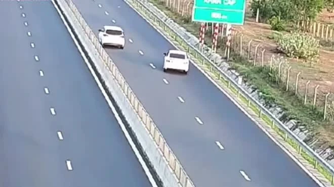 Lùi xe trên cao tốc, nữ tài xế bị phạt 35 triệu đồng