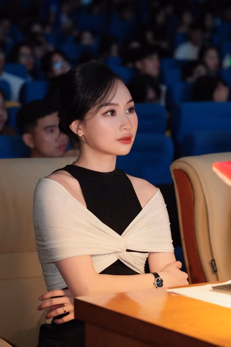 Cô gái Nghệ An được chồng đại gia rước dâu bằng siêu xe khủng "dậy sóng" MXH cách đây 3 năm giờ ra sao? ảnh 3
