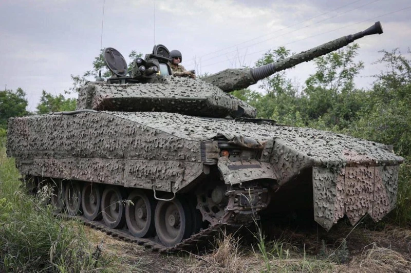 Thiếu pháo binh, Ukraine biến CV90 thành pháo tự hành