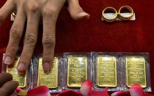 [VIDEO] Giá vàng giảm hàng trăm USD sau tuyên bố của Tổng thống Mỹ