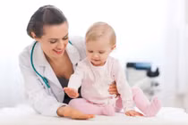 Trẻ sơ sinh cần gì để phát triển toàn diện?