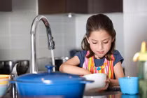 Dạy con tự lập từ nhỏ, xu hướng nuôi dạy hiện đại