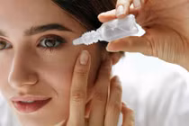 Sử dụng thuốc nhỏ mắt sai cách, hại nhiều hơn lợi