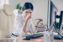 Làm việc với máy tính nhiều, đừng để bức xạ màn hình hại mắt