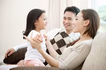 Khoảng lặng trong tổ ấm hiện đại