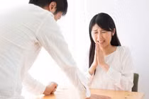 Có nên tiếp tục hôn nhân khi phát hiện chồng ngoại tình?