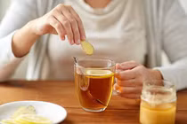 Thanh lọc cơ thể mỗi ngày với nước detox tự pha