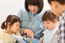 Bố mẹ nên là bạn hay người hướng dẫn cho con?
