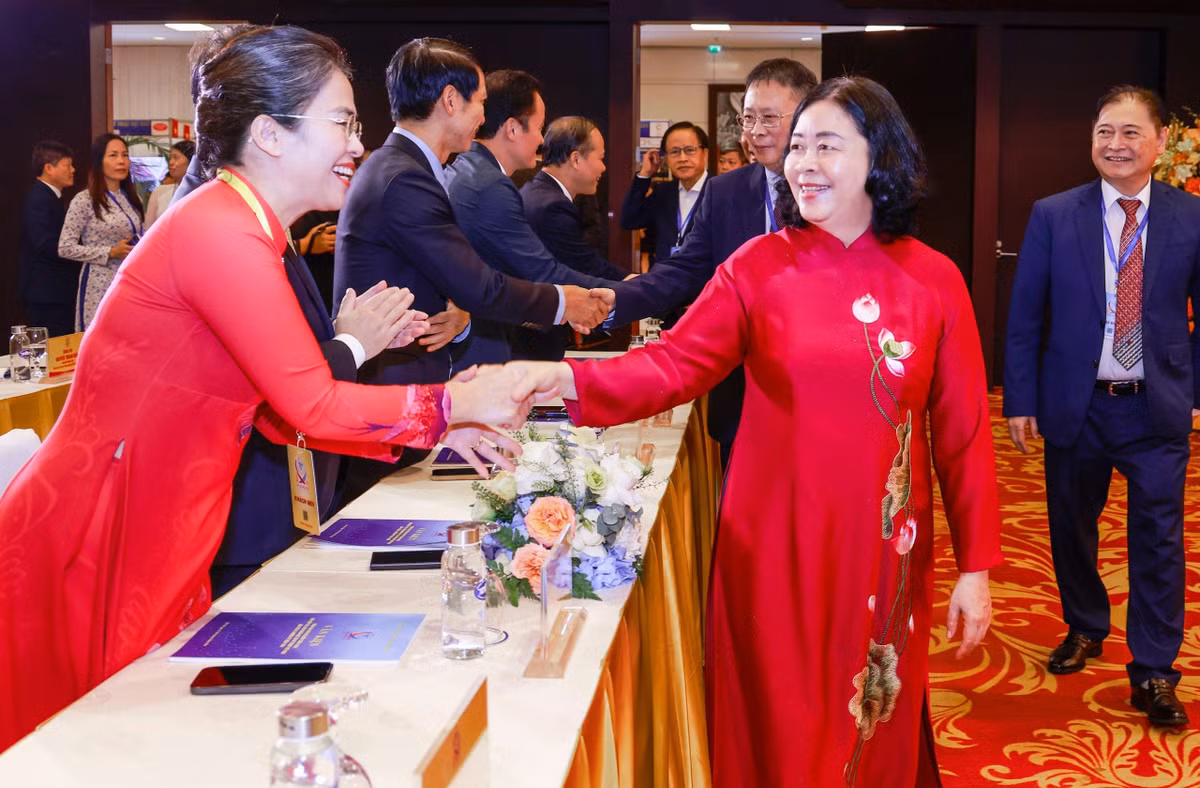 Gallery - Chủ tịch MTTQ Bùi Thị Minh Hoài: Liên hiệp Hội kiến tạo môi trường tự do sáng tạo cho đội ngũ trí thức - image 6