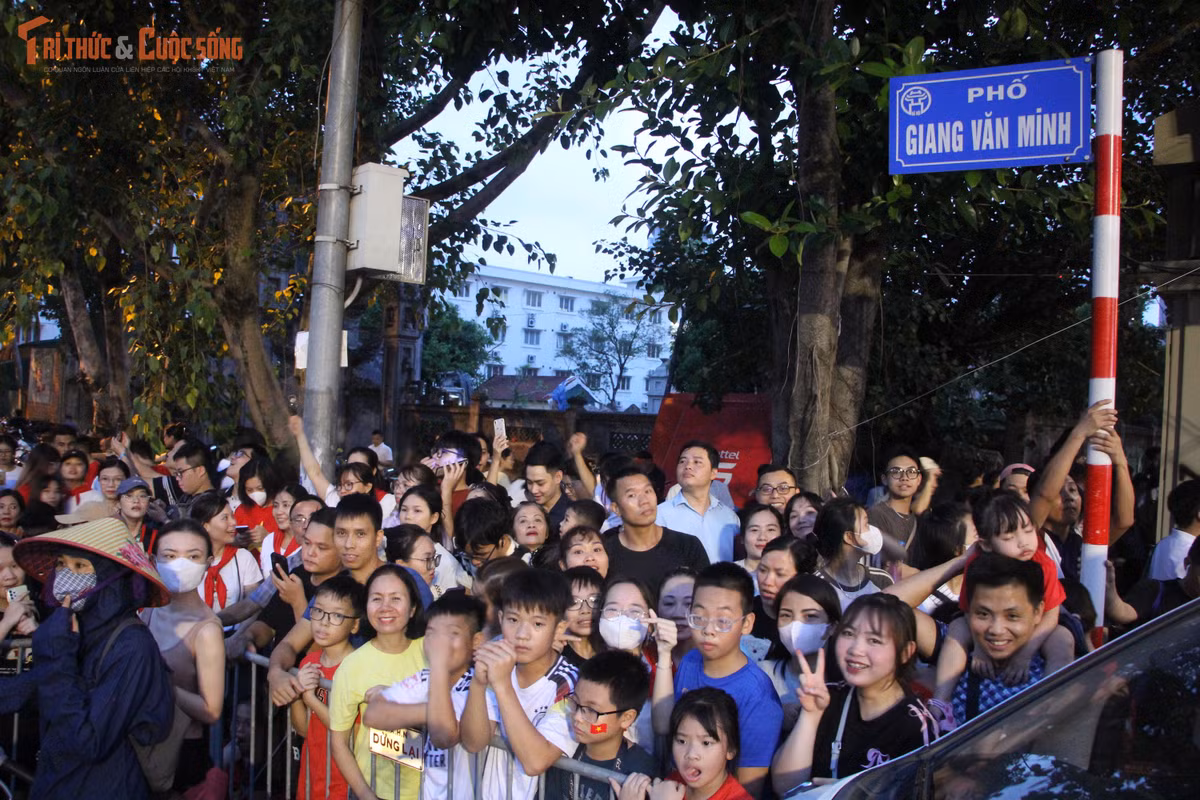 Được chứng kiến trực tiếp lễ diễu binh, diễu hành trong những ngày trọng đại của đất nước là niềm vinh dự của mỗi người.