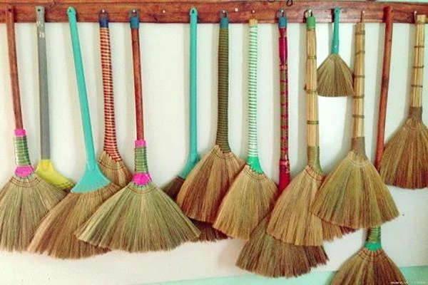 Chổi để vị trí tam hợp trong nhà: Tưởng tốt hóa ra phạm đại kỵ