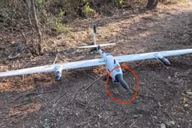 Ukraine tiếp nhận UAV trinh sát Vector có cảm biến mới 