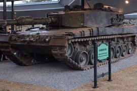 Xe tăng Leopard 2A4 của Ukraine bị thu giữ tại Triều Tiên.