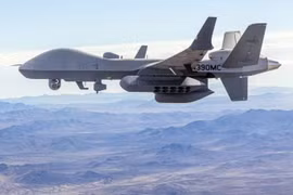 Ấn Độ đã phê duyệt việc thuê bổ sung hai máy bay không người lái MQ-9B Sea Guardian cho Hải quân Ấn Độ, qua đó mở rộng năng lực giám sát hàng hải tầm xa, thời gian bay dài trên khu vực Ấn Độ Dương trong bối cảnh hoạt động hải quân khu vực đang gia tăng. (Nguồn ảnh: General Atomics)