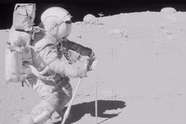 Hé lộ bí ẩn các mẫu vật mặt trăng từ sứ mệnh Apollo 16 