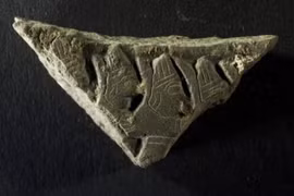 Hình khắc Hittite bí ẩn trong hang động ở Séc 
