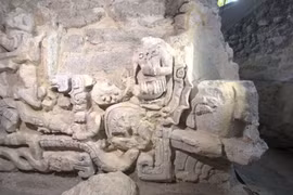 Tìm thấy phù điêu cổ khắc họa thần hộ mệnh của người Maya