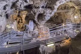 Mộ hoàng tử hơn 27.000 năm ở Italy chứa bí mật rợn người
