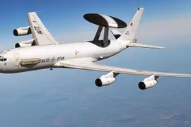 Máy bay cảnh báo sớm E-3 Sentry AWACS của NATO.