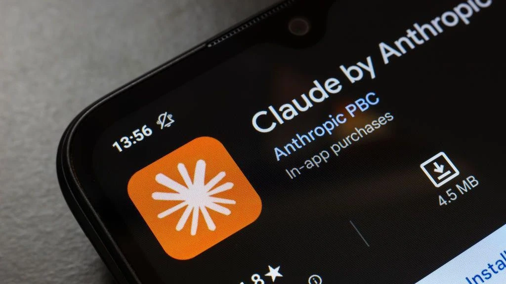 Anthropic tố DeepSeek “hút cạn” Claude bằng 24.000 tài khoản giả 