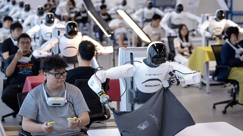 Bên trong công xưởng 10.000 m² huấn luyện robot ở Trung Quốc