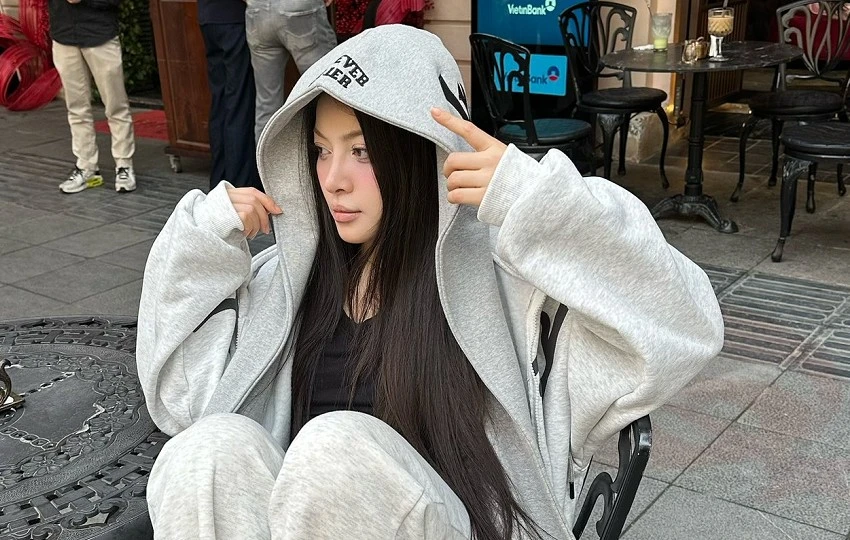 Hot girl livestream tái xuất với bộ ảnh cực cháy
