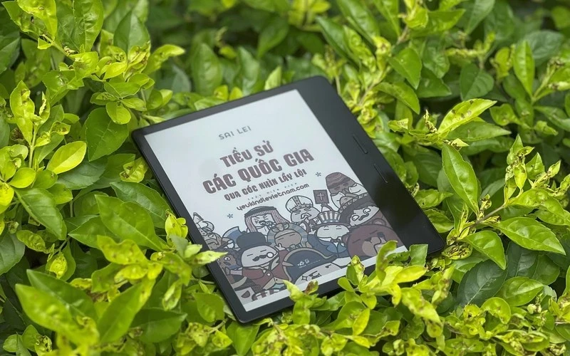 Vì sao mắt vẫn mỏi khi đọc e-ink suốt đêm?