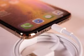"Pin thủ" chỉ ra 4 thói quen sạc pin khiến iPhone nhanh chai
