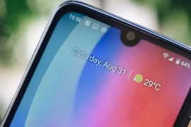 Màn hình Samsung xuất hiện chấm sáng, đừng vội lo hỏng máy