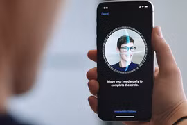 Chuyên gia cảnh báo nguy cơ lộ ảnh khi quét Face ID