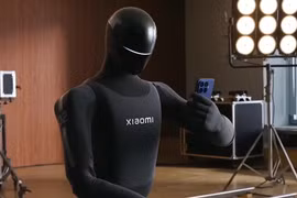 [GALLERY] Robot Xiaomi tự chụp ảnh bằng 17T Pro khiến khán giả trầm trồ