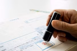 Nhật Bản loay hoay thoát “bóng ma” máy fax và con dấu