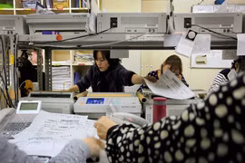 [GALLERY] Nhật Bản công nghệ số 1 thế giới, sao vẫn dùng fax?