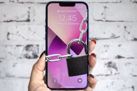 Tính năng iPhone nên bật ngay để chống mất dữ liệu 