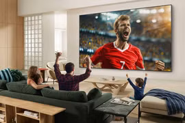 [GALLERY] TV LG 115 inch biến phòng khách thành sân vận động