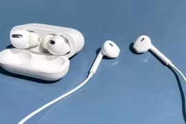 Bí mật lỗ nhỏ trên tai nghe iPhone, 90% người dùng nhầm