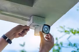 Camera an ninh tại nhà có dễ bị vô hiệu hóa bằng laser?