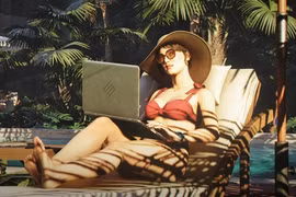 [GALLERY] Bond Girl mới gây sốt, lấn át cả James Bond trong game