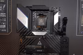 Mainboard MSI CES 2026 gây sốc khi UNIFY-X trở lại, B850 lột xác