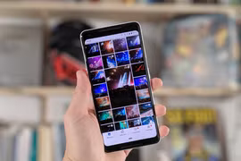Cảnh báo khẩn cho iPhone cũ có ảnh nhạy cảm, xóa thôi chưa đủ