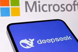 [GALLERY Microsoft gây sốc, tính thay OpenAI bằng AI Trung Quốc vì tốn tiền