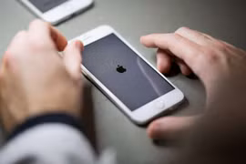 Apple cảnh báo khẩn, iPhone bị tấn công gián điệp