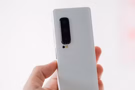 [GALLERY] Sinh viên Việt chế Galaxy Z Fold mini độc nhất gây sốt