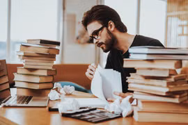 Nửa số tiểu thuyết gia lo bị AI thay thế
