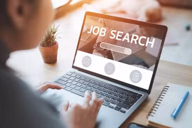 Người Việt 2026 chuộng ngành nào? Logistics bất ngờ lên ngôi