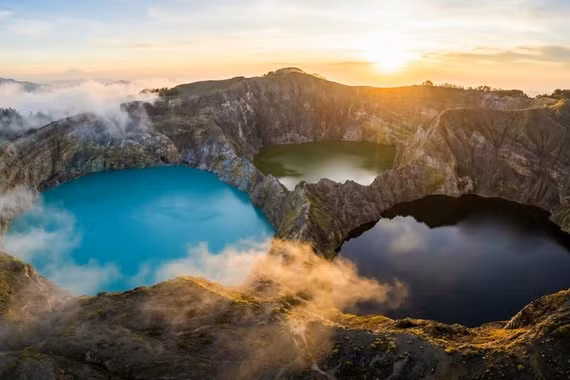 Bí ẩn Kelimutu- ba hồ nước trên cùng một ngọn núi liên tục đổi màu