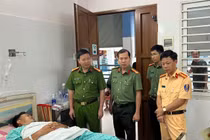 Không chấp hành hiệu lệnh, người đi xe máy tông vào CSGT Lâm Đồng