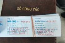Người dân bức xúc vì phí chợ - phí giữ xe tại chợ Sa Ra